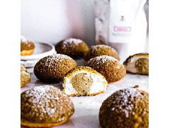 一口爆漿的焙茶香草泡芙！