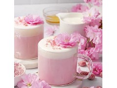 少女心滿滿的奶蓋櫻花拿鐵！